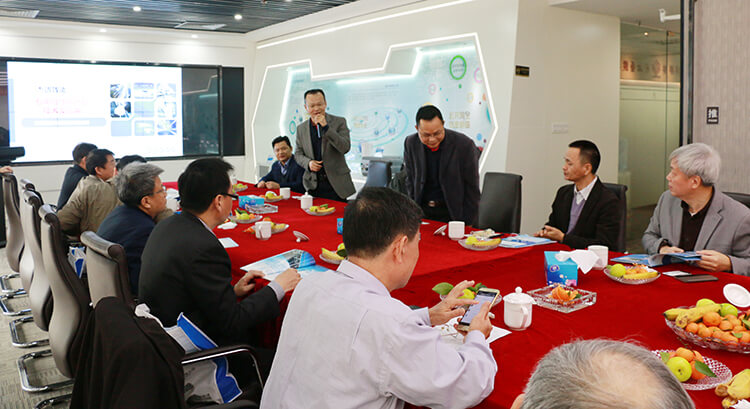 1516707859100444.jpg 孙董介绍公司主题研发治理人员.jpg
